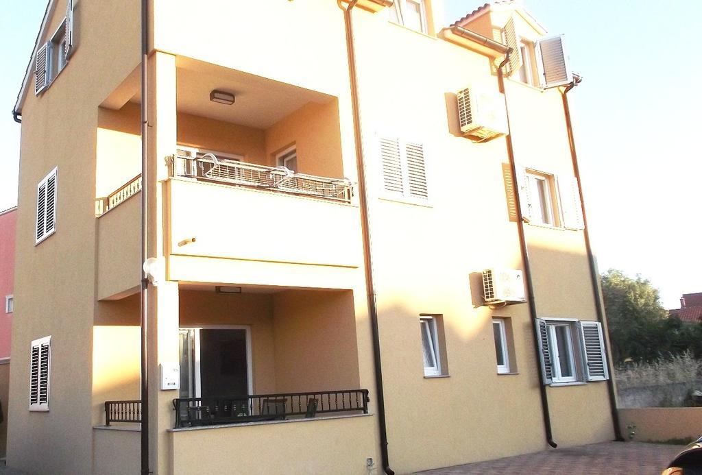Apartments Horvat Vodice Exterior photo